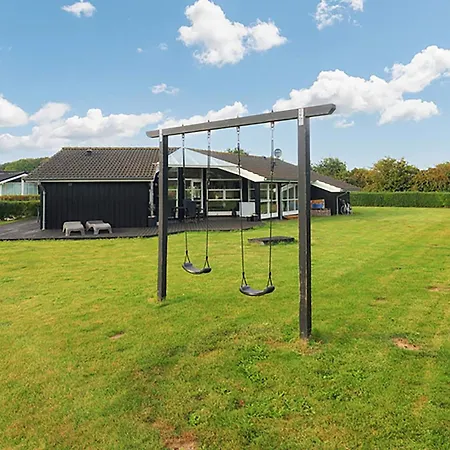 10 Person In Rudkobing-by Traum